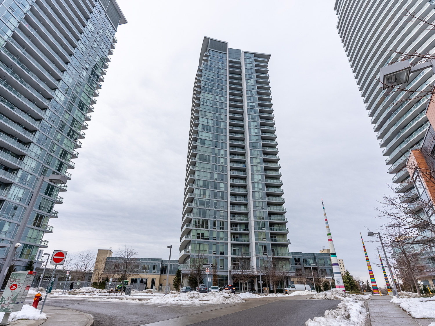 2101 66 Forest Manor Rd Toronto (MLS) ThunderBoltPhotos